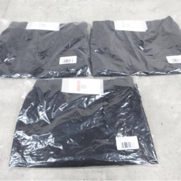 NWT - Nike Swim Men's Solid Lap 9" Swim Trunk Volley Short  Style #NESSA558-001 - Picture 2 of 2